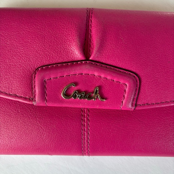 Coach Pink Wallet - Picture 13 of 13